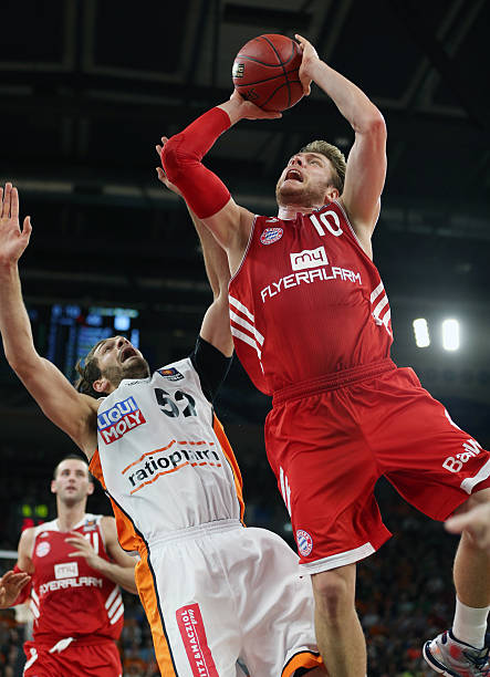 媒体人热议：国足今天还凑合&复盘会发现有得打 日本今天也就及格分