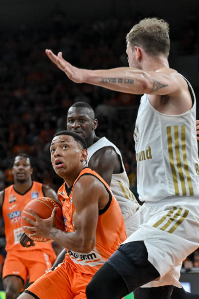 中国游泳的 中国游泳的