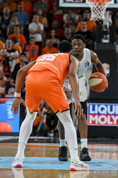 王楚钦：经历过低谷才能反弹 世乒赛夺冠后打心底为自己骄傲